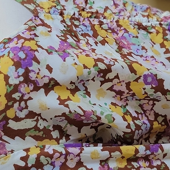 Sanctuary top with ruching yellow purple white flower - Picture 6 of 7